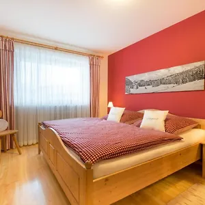 Sonnen Ferienwohnung Alpine Und Sonnenwinkel In Obermaiselstein, 4 Sterne Klassifiziert, Wlan Gratis, Großer Balkon Mit Bergsicht, Ruhig Und Doch Zentral Gelegen, Tolle Neu Renovierte Ferienwohnung Mit Separaten Schlafzimmer, Brötchenservice, Parkpla Obermaiselstein